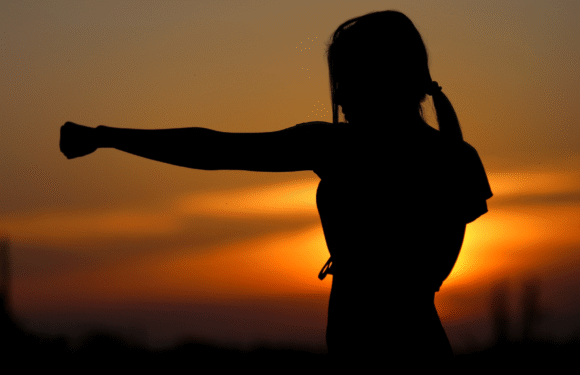 How to Stay Optimistic Through Difficult Times: Practical Strategies for Resilience