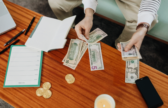 How Personal Finance Lessons Emerge from Mistakes in Real-Life Scenarios