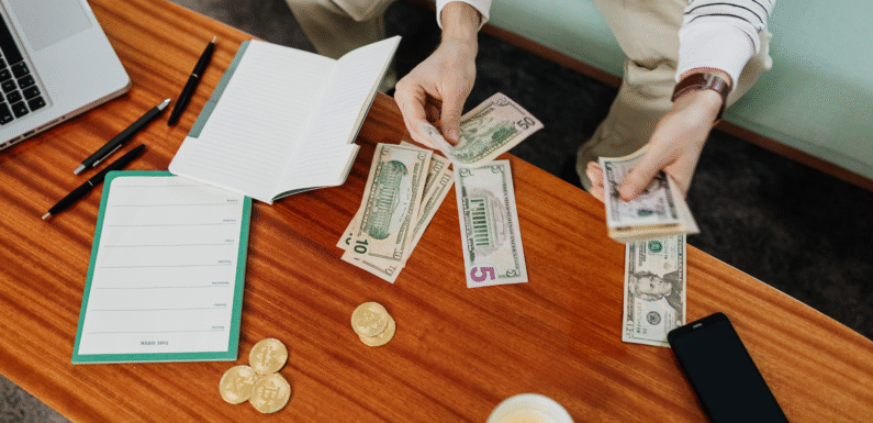 How Personal Finance Lessons Emerge from Mistakes in Real-Life Scenarios